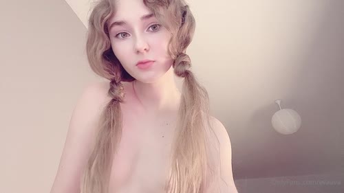 Evaava Petite Nude Slim Girl