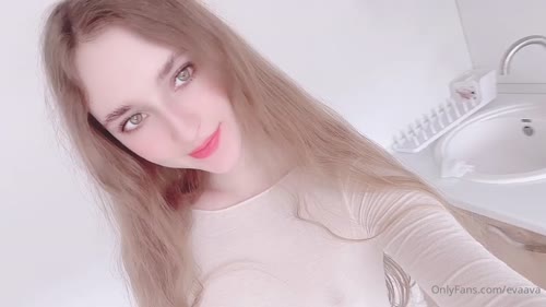 Evaava Petite Nude Slim Girl