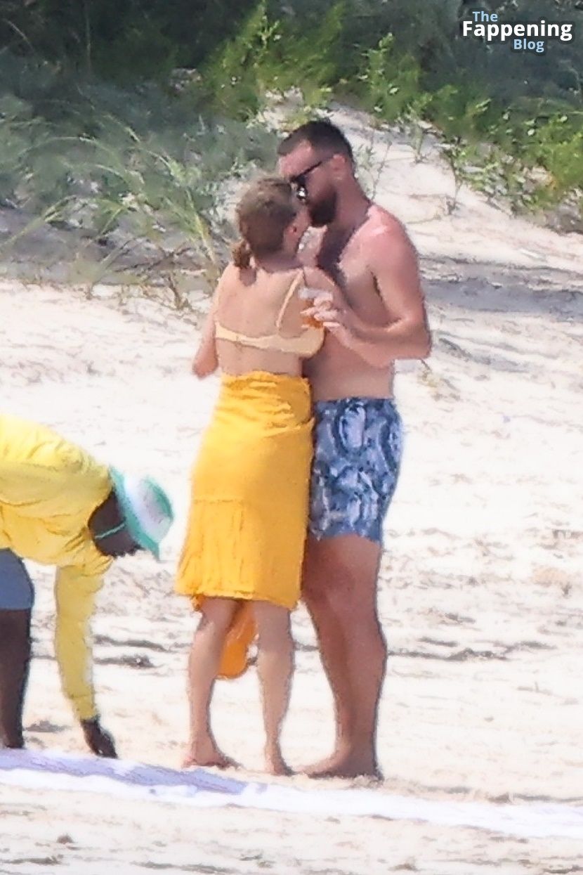 Taylor-Swift-Nude-Beach-Day-with-Travis-Kelce-Leaked-Photos.jpg