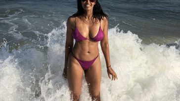 padma-lakshmi-celebrated-her-50th-birthday-with-hot-bikini-shots-thefappeningBlog-1-1-364×205.jpg